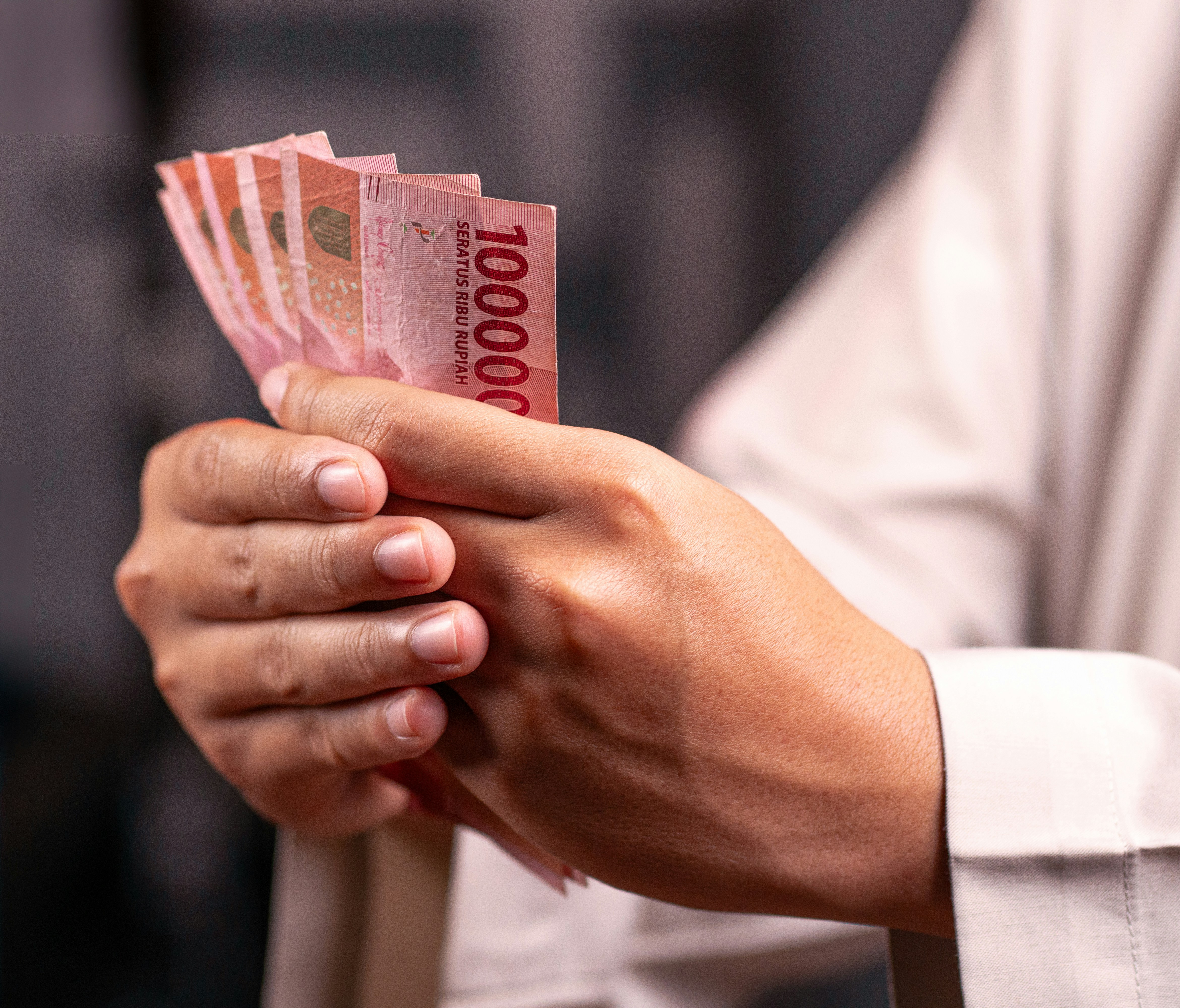 Pisahkan uang kondangan ke rekening khusus