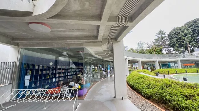 Taman Literasi Tempat Wisata Dekat Stasiun MRT Blog GoPay