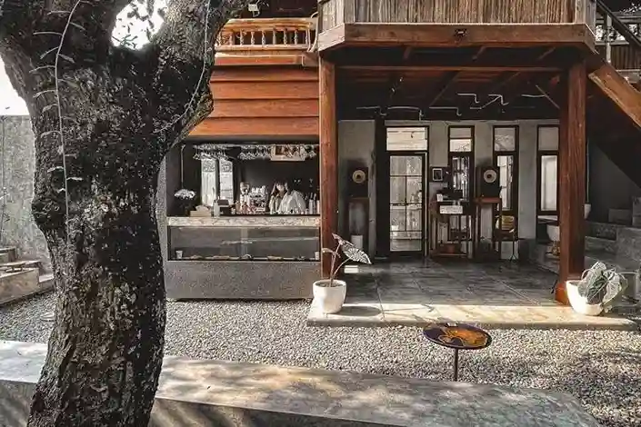 Emily Listening Space Tempat Ngopi di Depok Blog GoPay