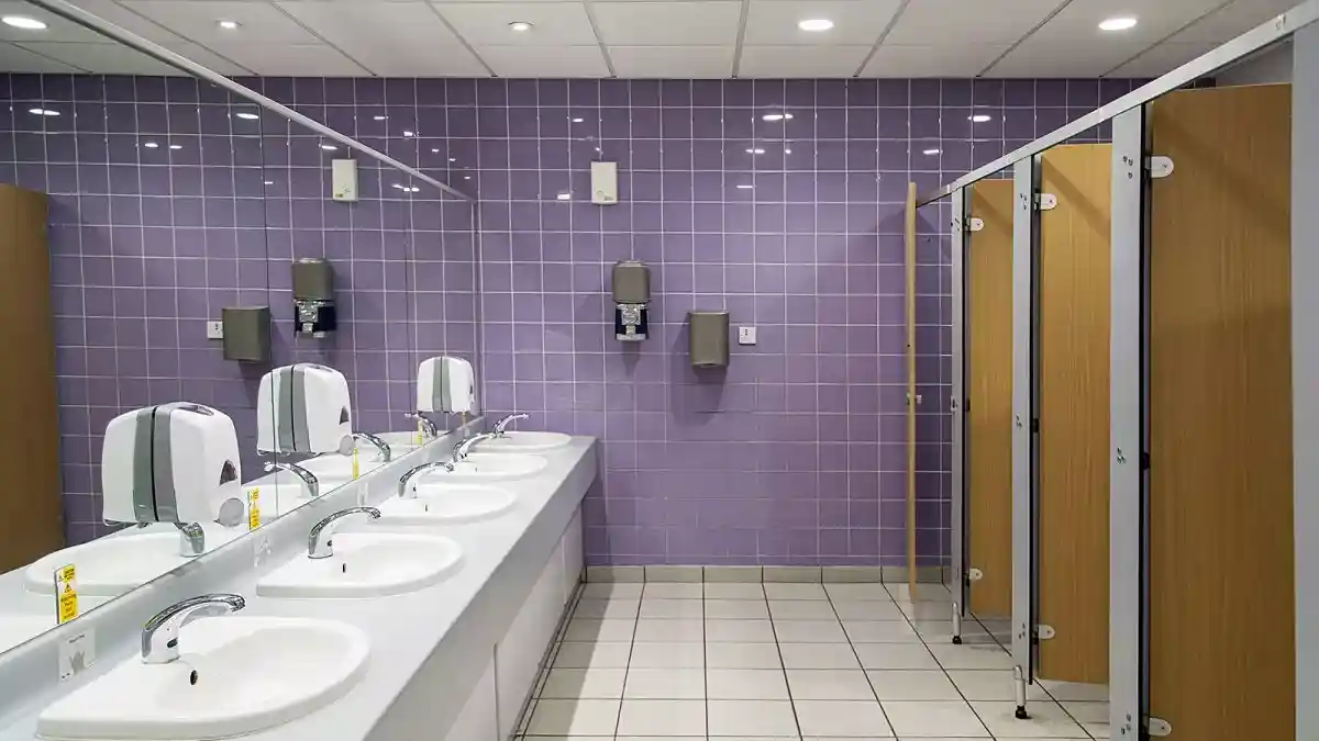 Toilet Umum Tempat yang Bisa Pakai QRIS Blog GoPay