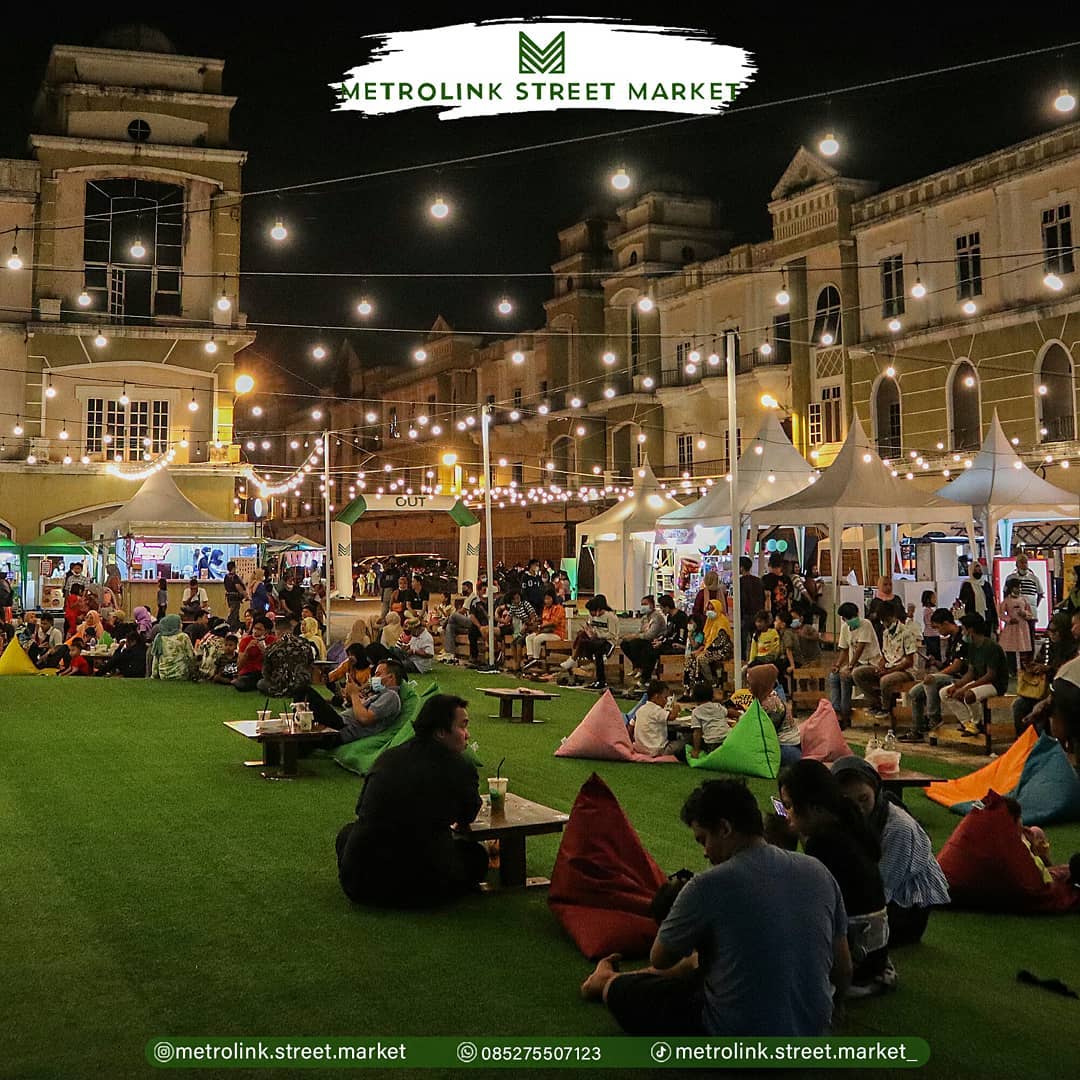 Metrolink Street Market 