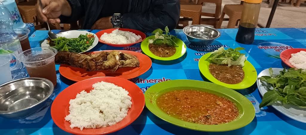 Warung Sari Laut Pak H. Toha RRI
