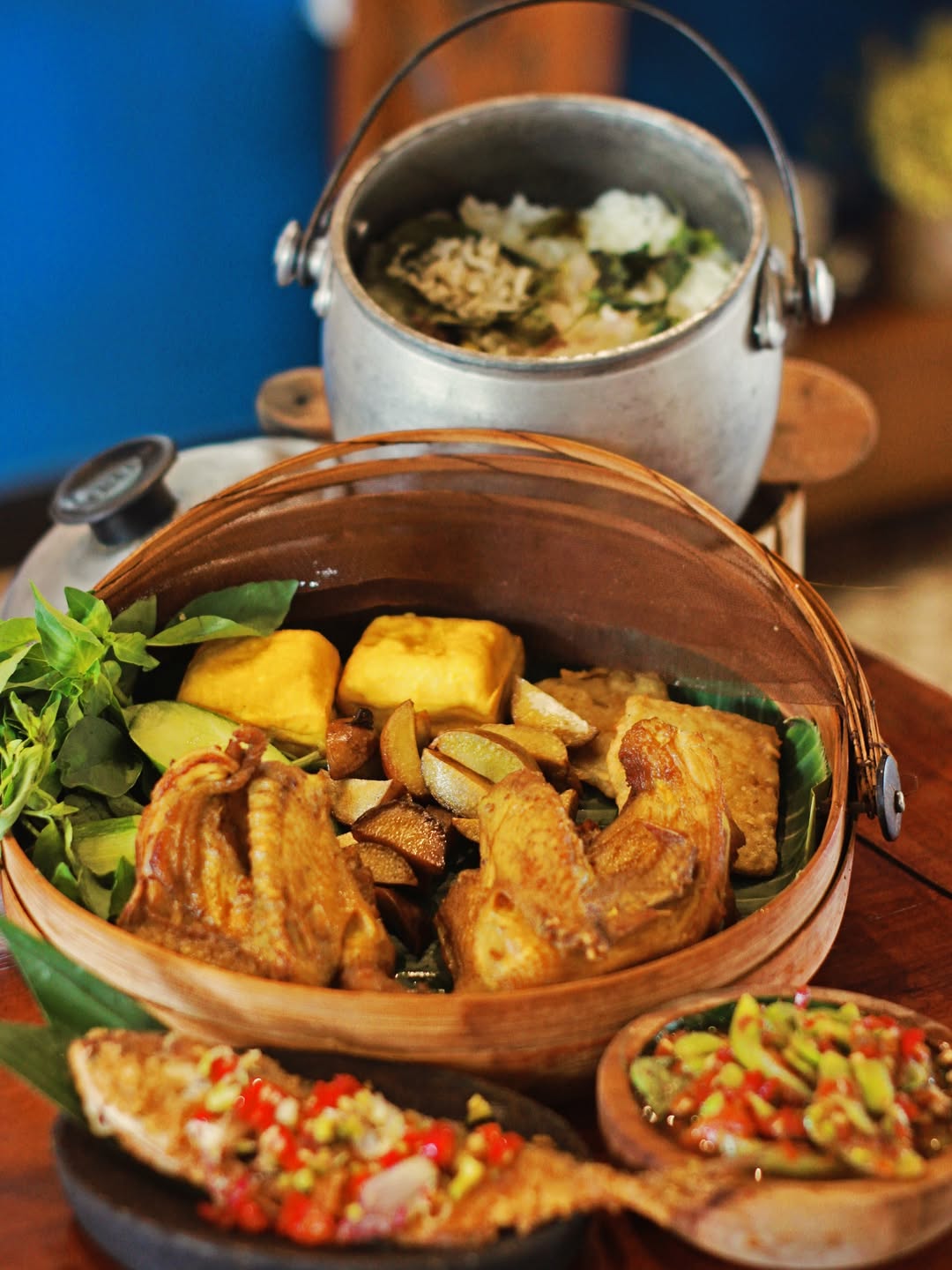 Saung Ririungan Depok Sawangan