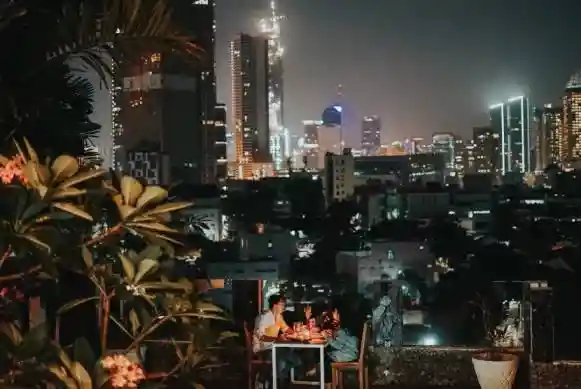 Dinner di Resto Tengah Kota Tur QRIS 1 Hari Jakarta Blog GoPay