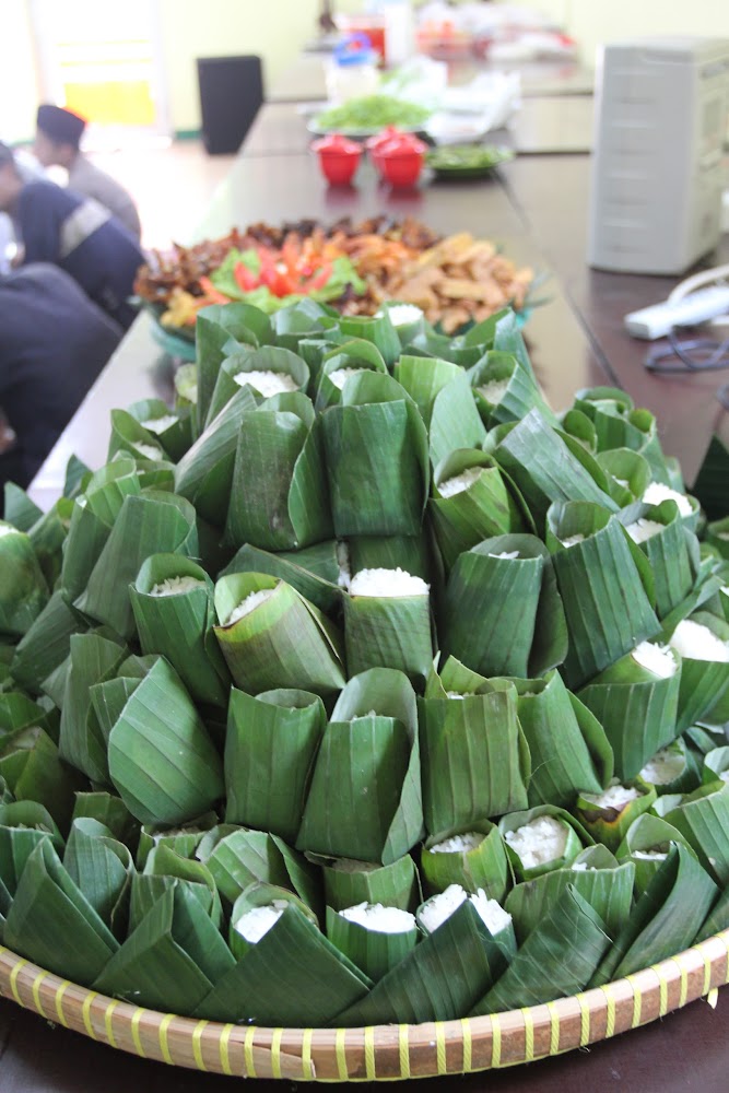 Nasi Uduk Kebon Kacang Puas Hati Ibu Tati