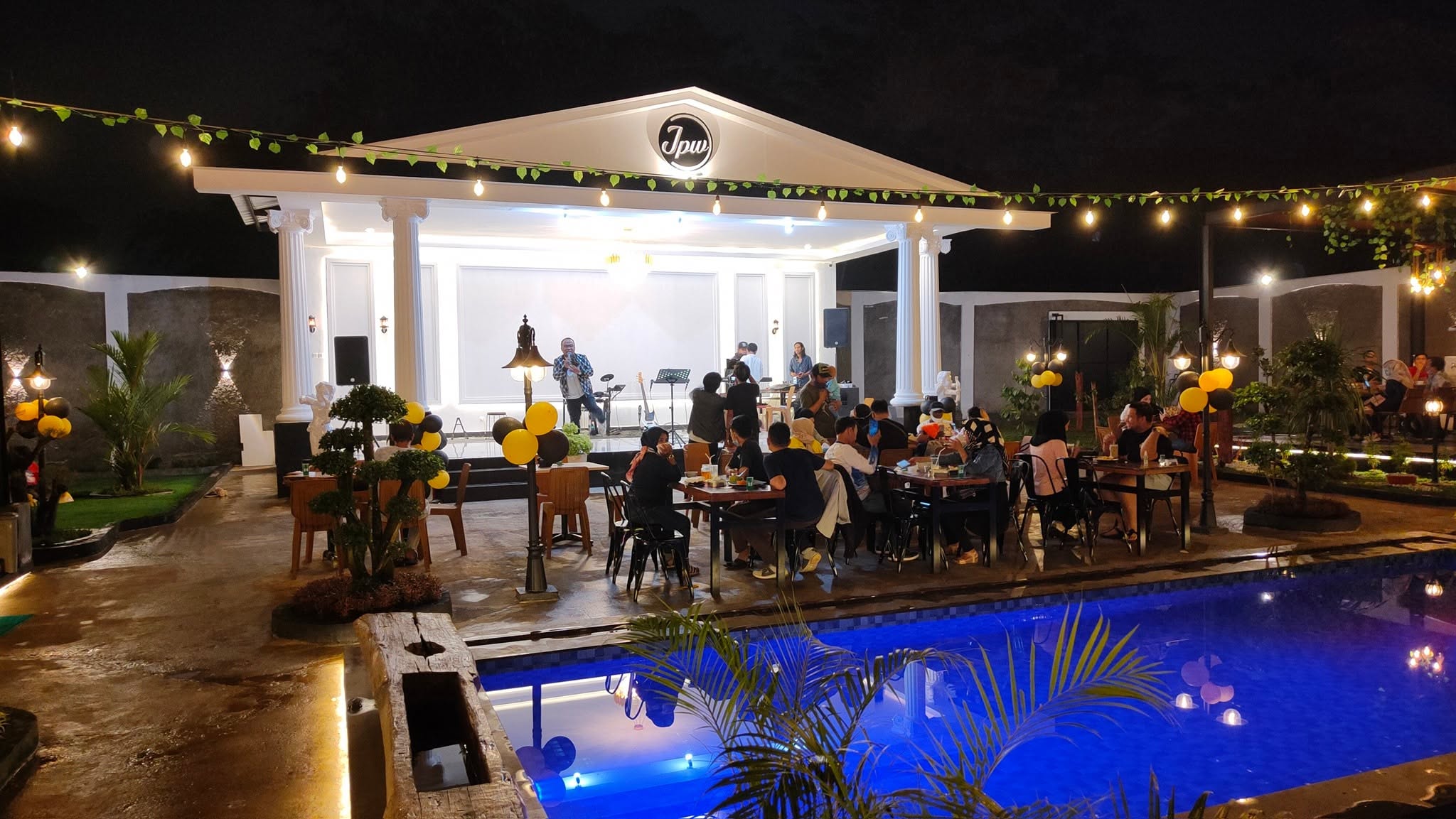 JPW Cafe & Garden 