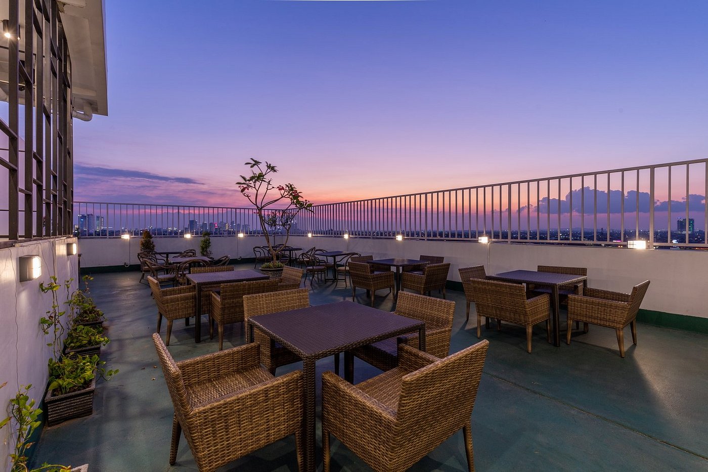 Level Up Sky Lounge