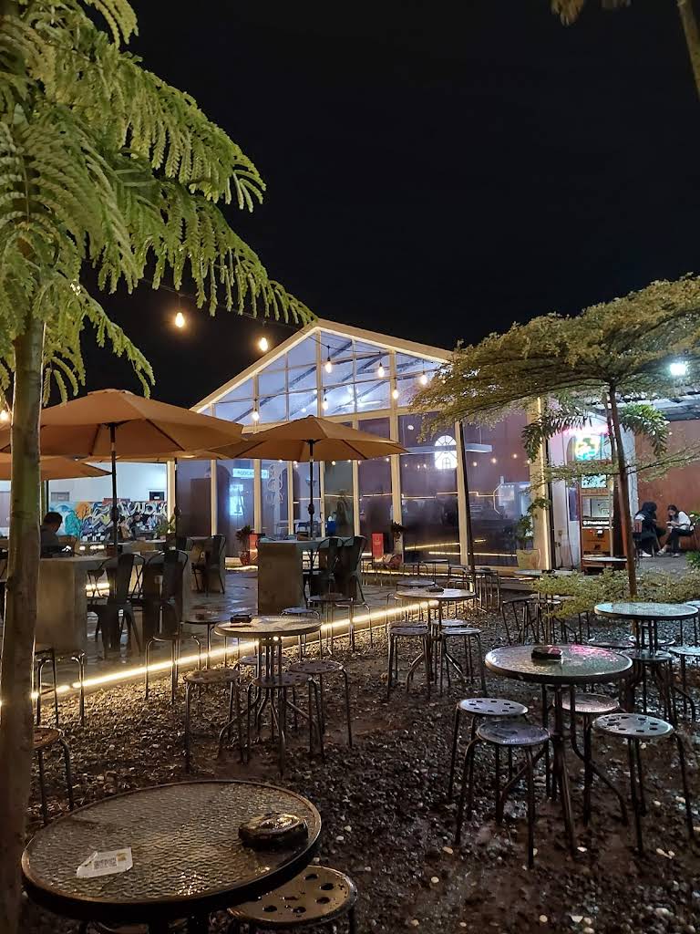 Clay Coffee Space