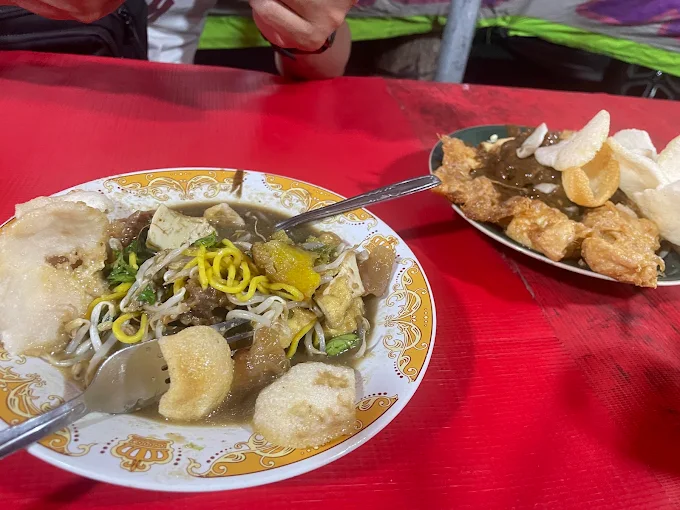 Tahu Campur "Ojo Lali" Cak Bejo