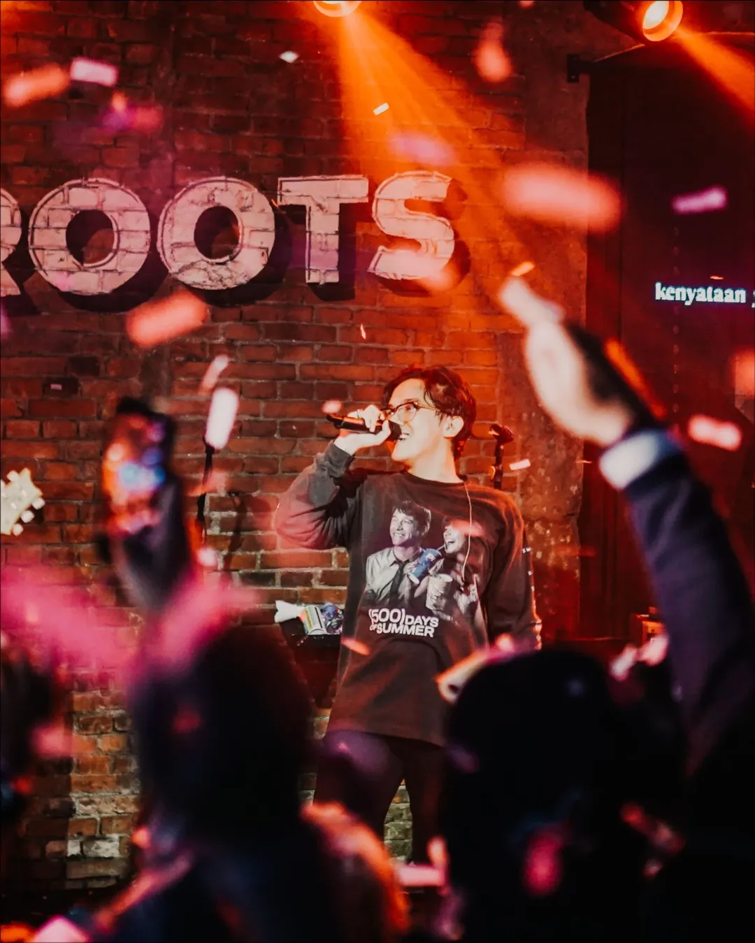 Roots Resto & Lounge 