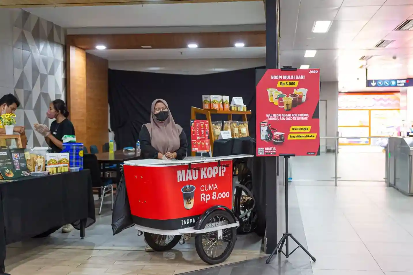 Ngopi Cepat di Kios Stasiun Tur QRIS 1 Hari Jakarta Blog GoPay