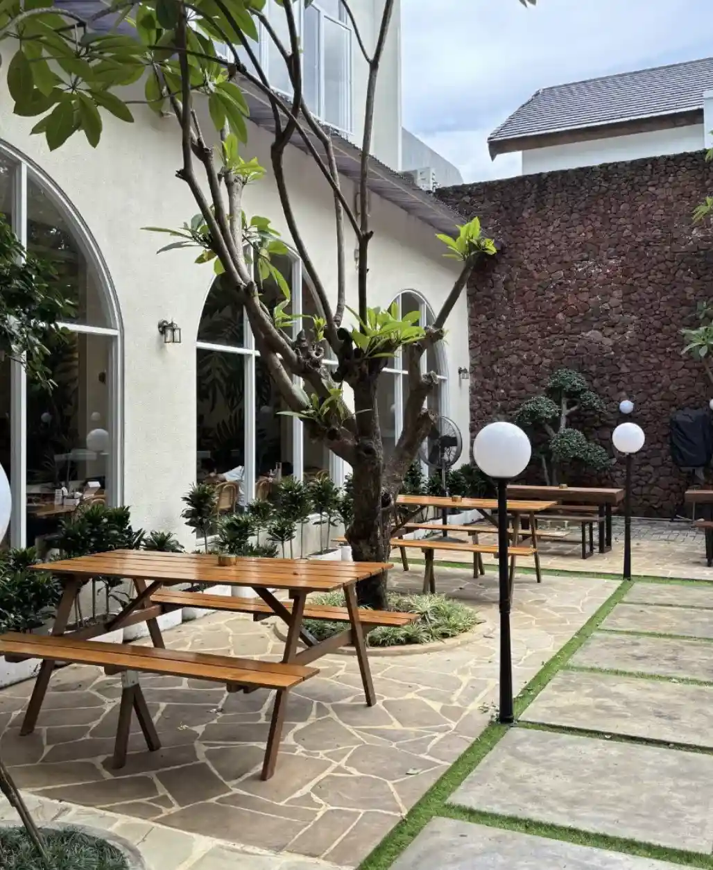 Coverage Backyard Tempat Bukber di Jakarta Timur Blog GoPay