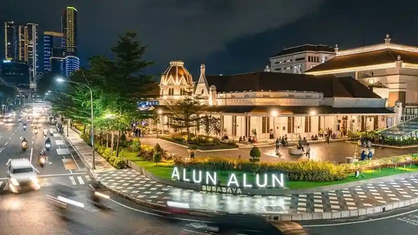Alun-Alun Surabaya Tempat Nongkrong di Surabaya Blog GoPay
