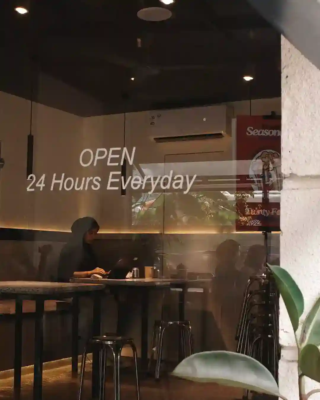 TWNTY FOUR COFFEE Cafe 24 Jam di Jakarta Blog GoPay