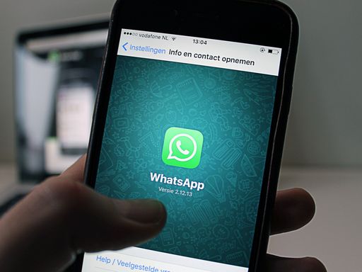 Cara Kerja Modus Penipuan File APK WhatsApp