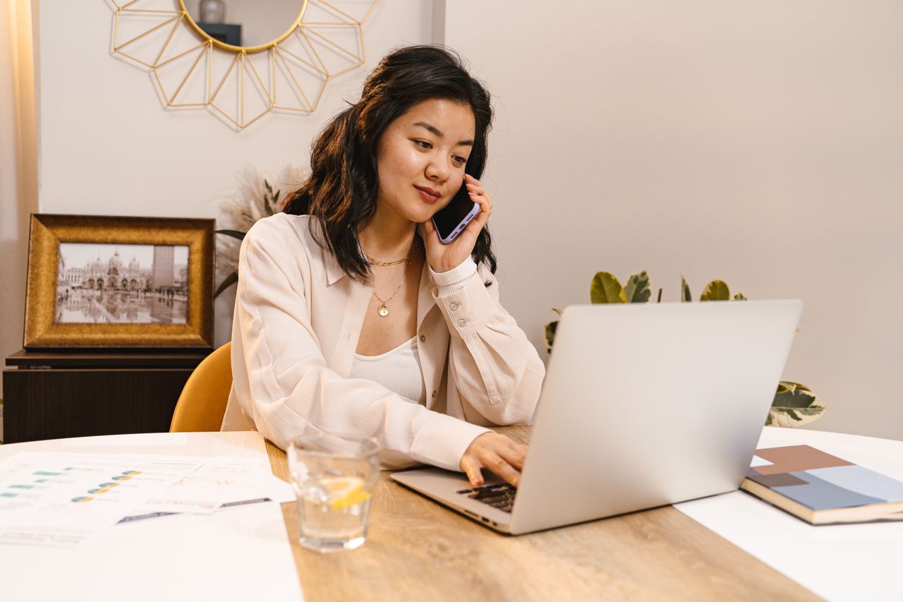 Laporkan ke customer service resmi PayLater 