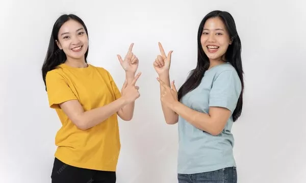 Pilih Teman yang Cocok Tips Ngekos Bareng Teman Blog GoPay