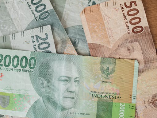 Uang tunai & metode pembayaran digital 