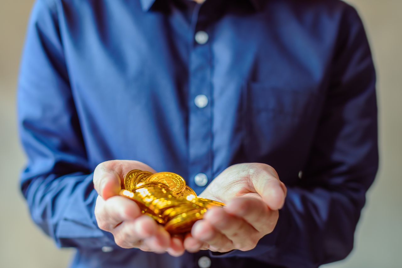 Beda Peraturan Pajak Investasi Emas Digital vs Fisik