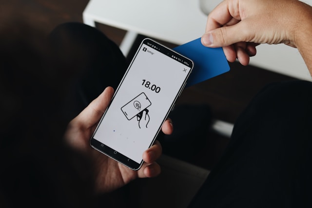 Buka menu riwayat transaksi di aplikasi e-wallet 