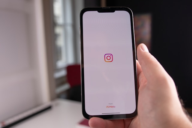 Ciri-ciri Penipuan lewat Instagram CS Palsu