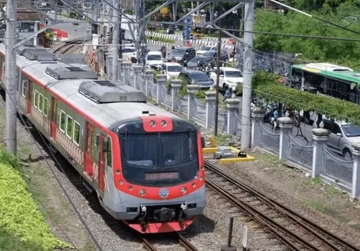 Jumlah Rel Perbedaan KRL MRT dan LRT Blog GoPay