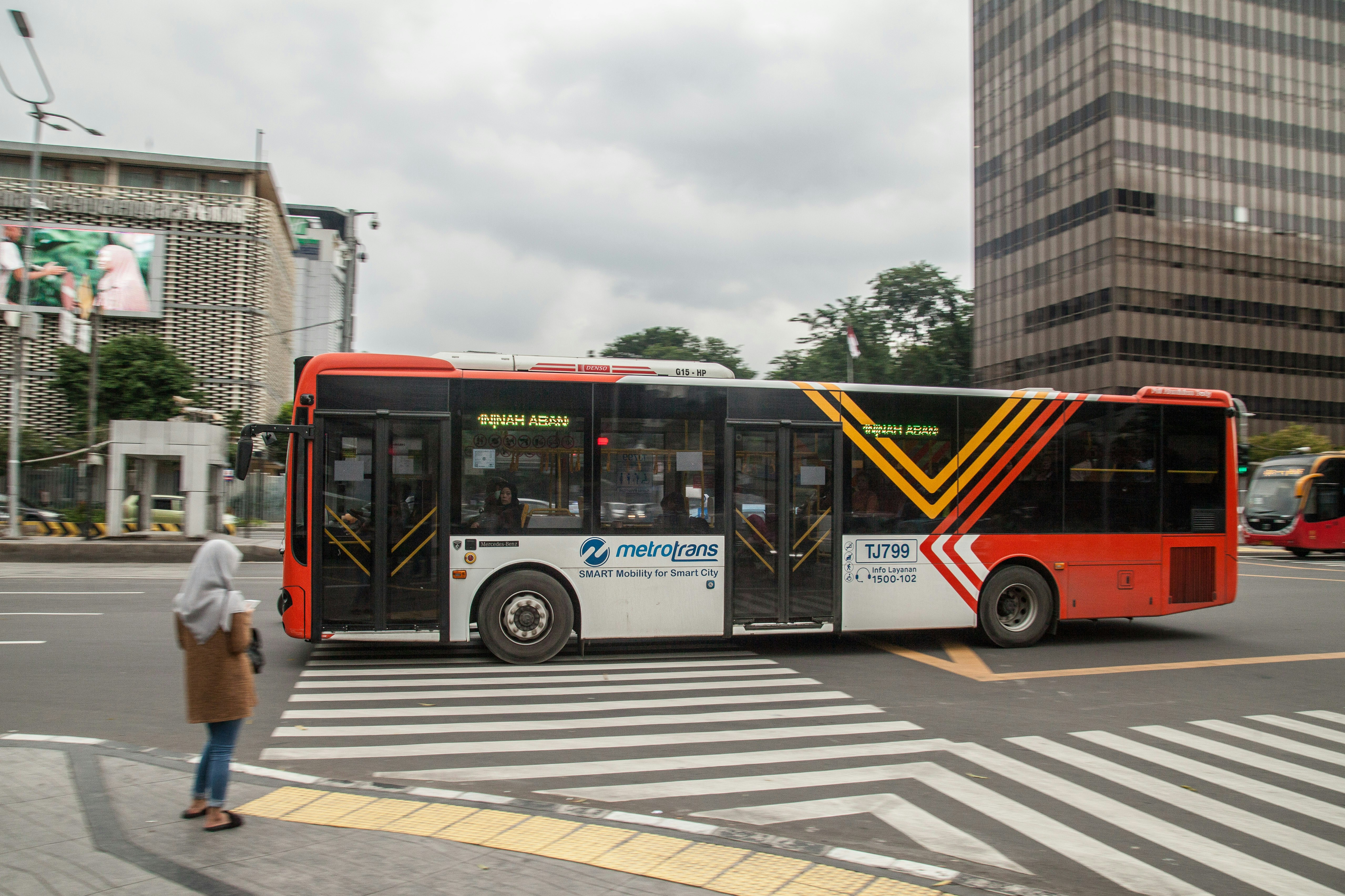 Pilih moda transportasi secara strategis