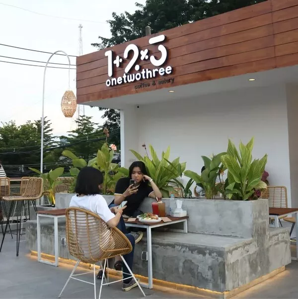 Onetwothree Coffee & Eatery Tempat Ngopi Surabaya Blog GoPay