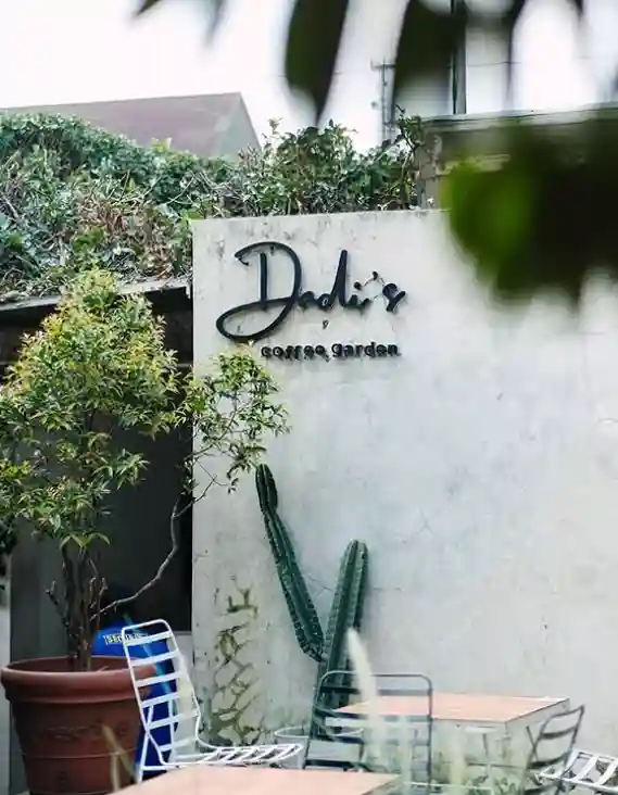 Dadi's Coffee Garden Cafe di Depok Blog GoPay
