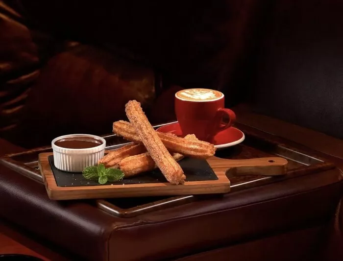 Pesan Makanan Sebelum Masuk Studio Tips Beli Tiket Premier Blog GoPay