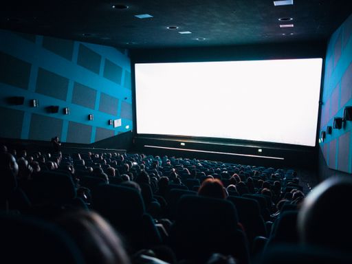Nonton Film di Bioskop