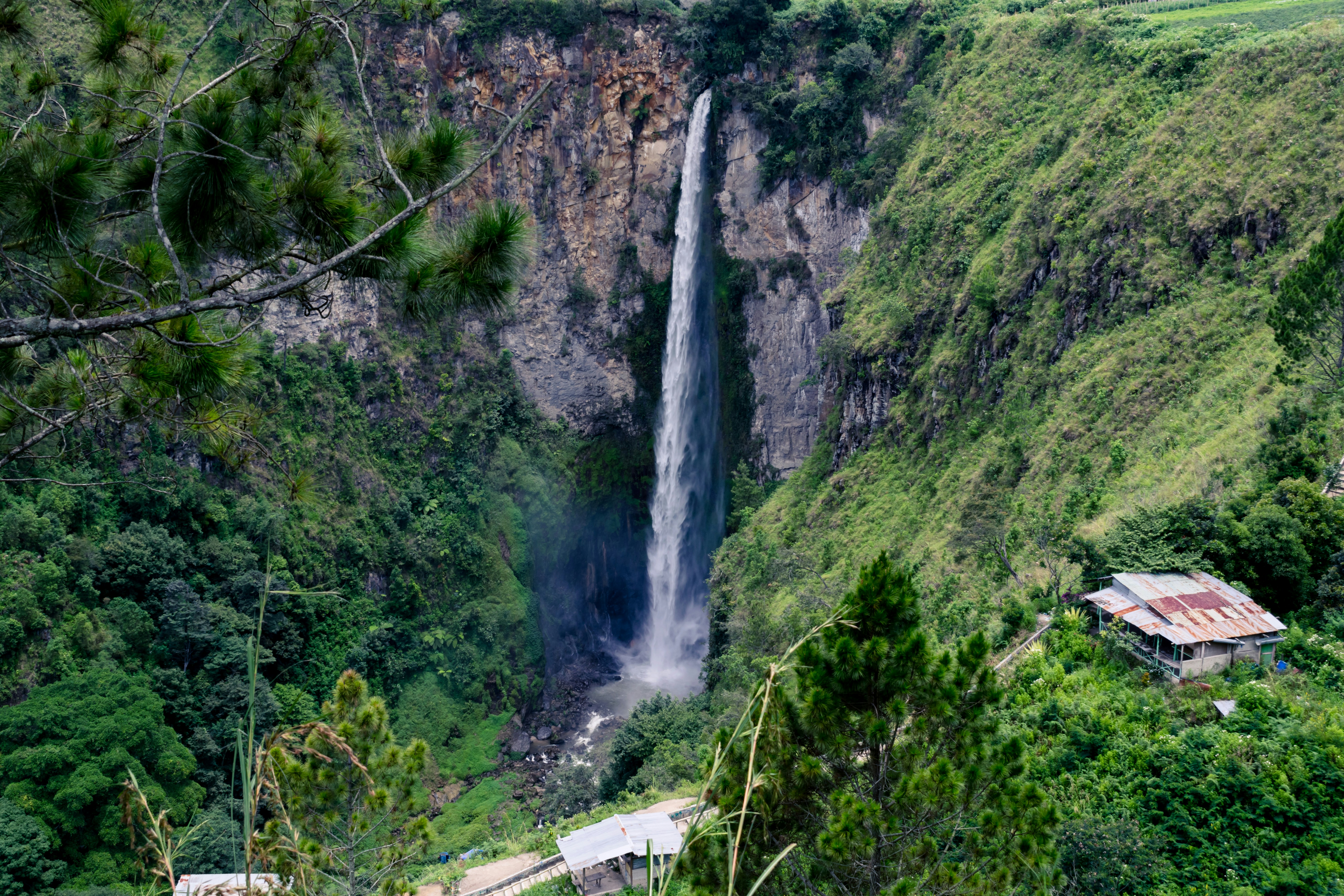 Air Terjun Sipiso Piso