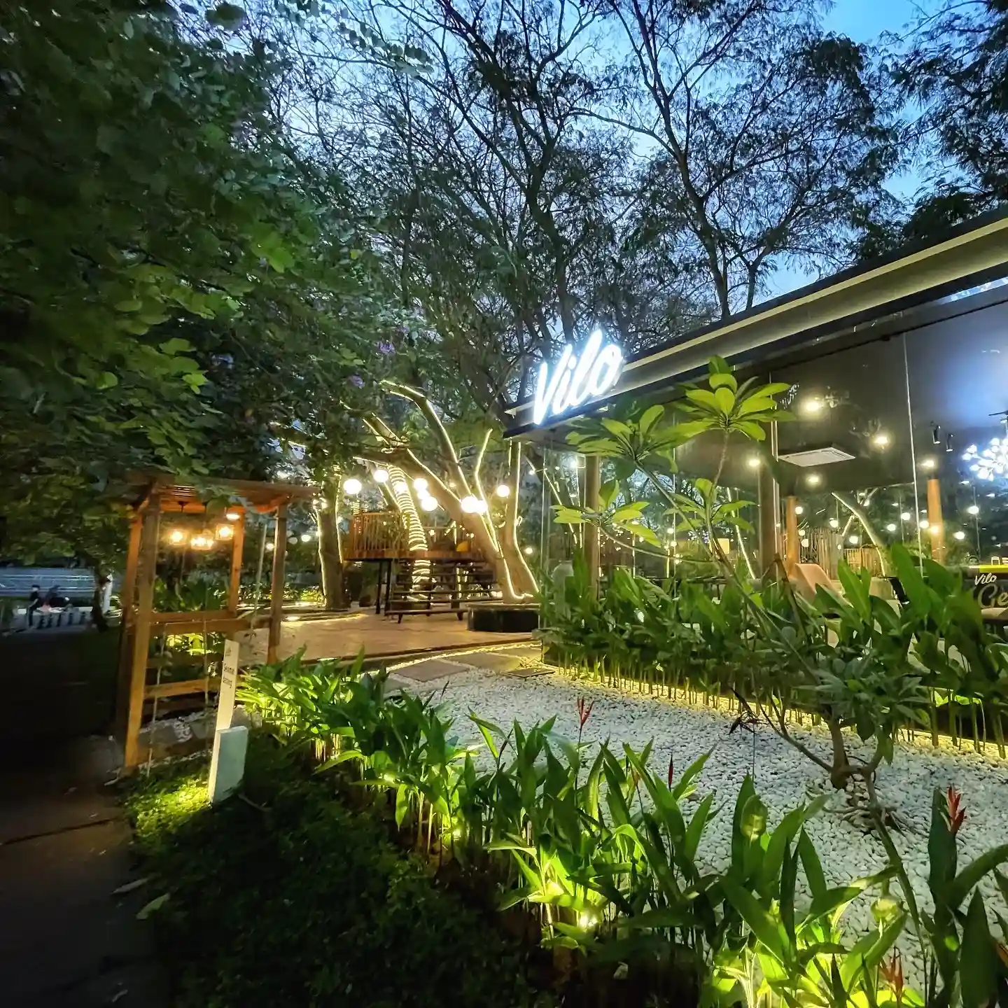 Vilo Gelato Puri Indah Cafe Pet Friendly Jakarta Blog GoPay