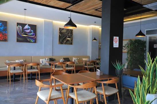 Loteng Cafe Modernland