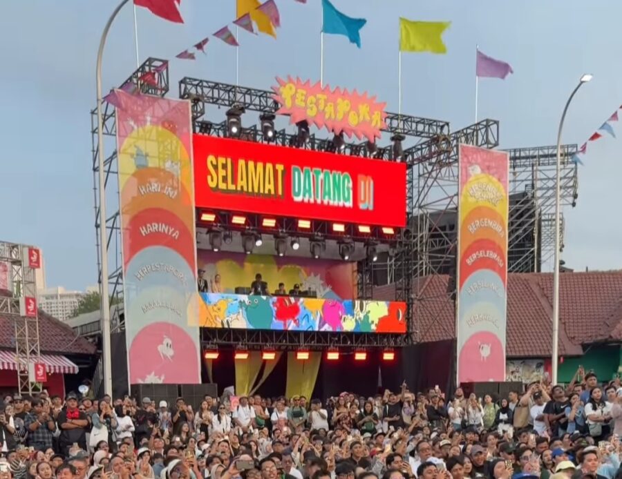 Shooting langsung di festival musik Pestapora