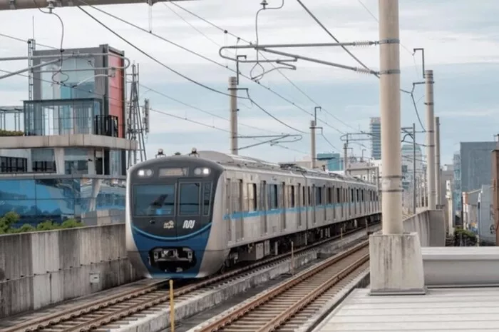 Sumber Daya Listrik Perbedaan KRL MRT dan LRT Blog GoPay