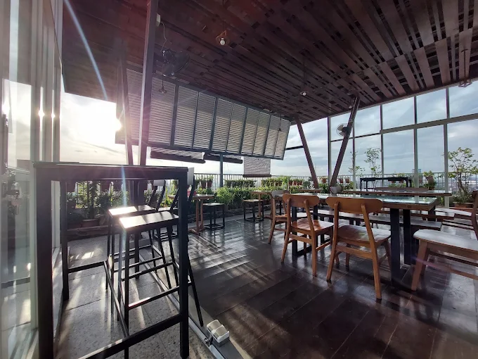 Tonggi Coffee Rooftop Cafe