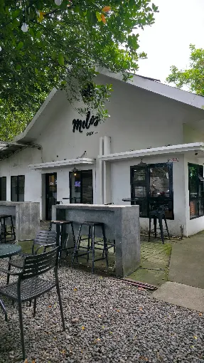 Melos Coffee & Eatery