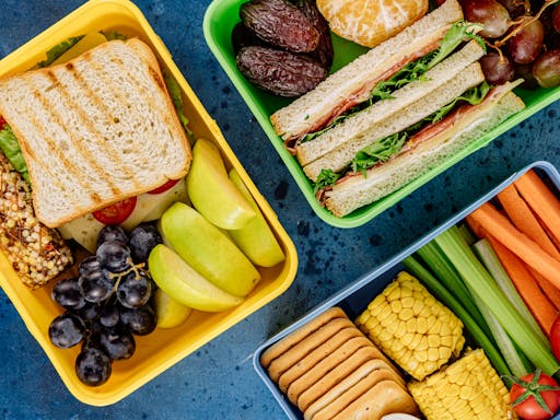 Snack atau bekal makanan berat