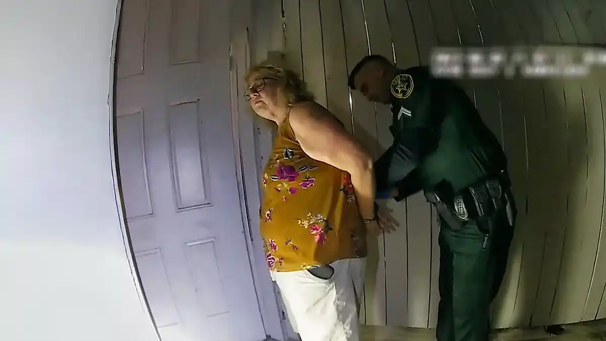 The Perfect Neighbor Rekomendasi Film Netflix Blog GoPay