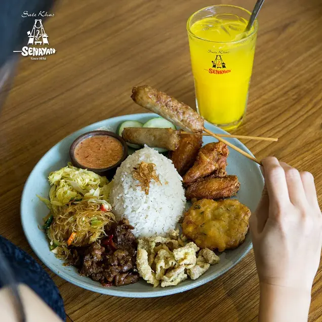 nasi uduk komplit menu sate khas senayan blog gopay