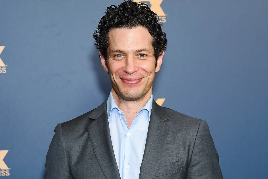 Thomas Kail hadir sebagai sutradara