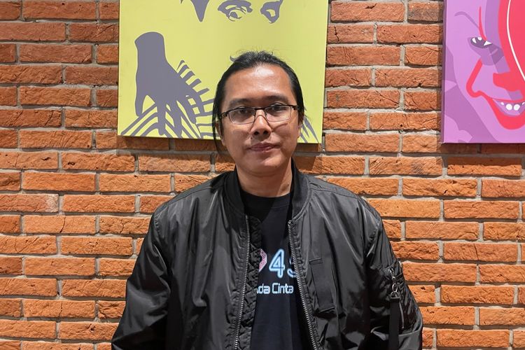 Indra Gunawan hadir sebagai sutradara