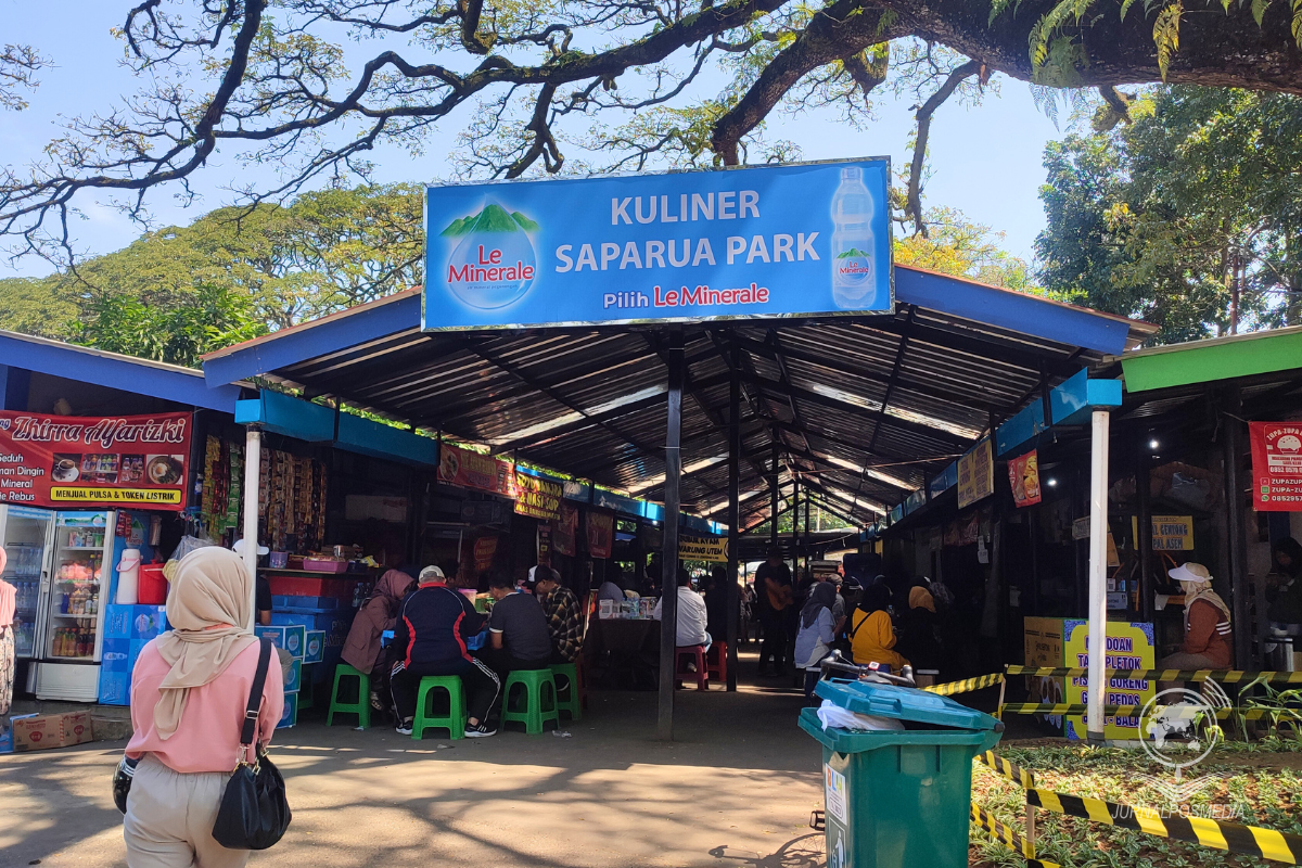 Saparua Food Court 