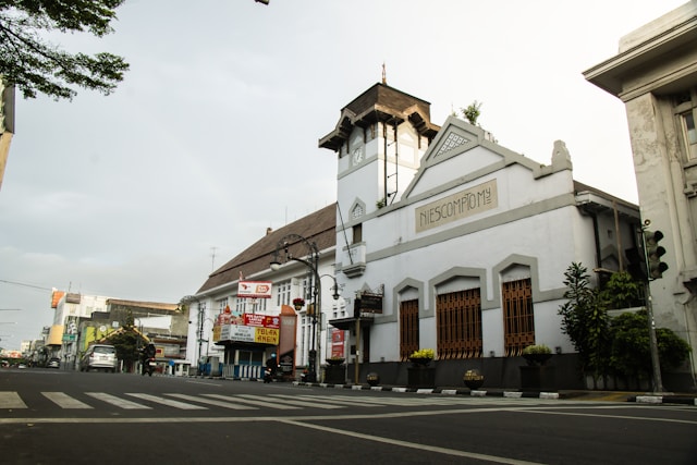 Pilih tujuan liburan yang mudah dijangkau 