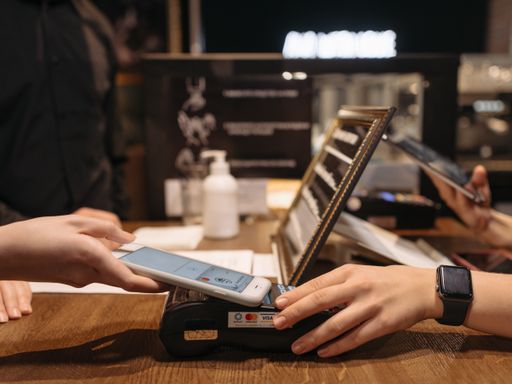 Gaya hidup cashless Millennial dan Gen Z