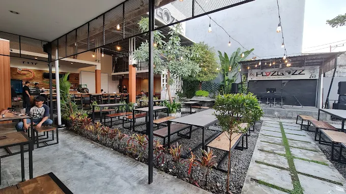 Plazgozz Cafe