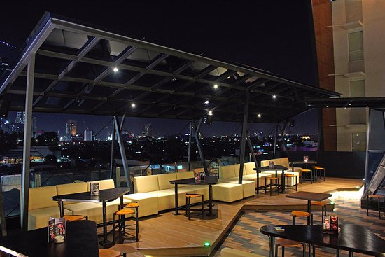 Loveshack Skybar Tapas & Grill 