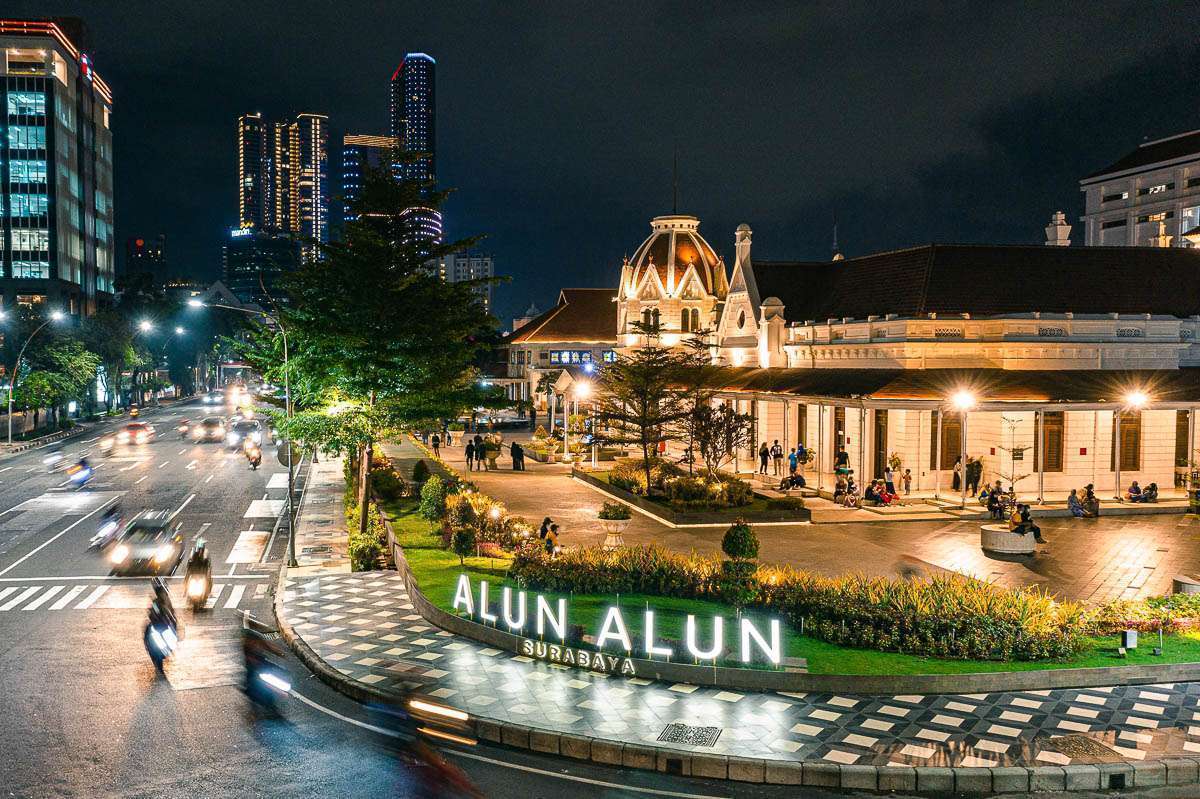 Alun-alun Surabaya
