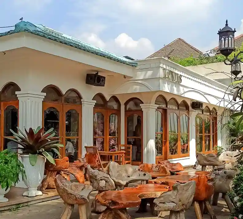 LOUIS CAFE Cafe di Depok Blog GoPay
